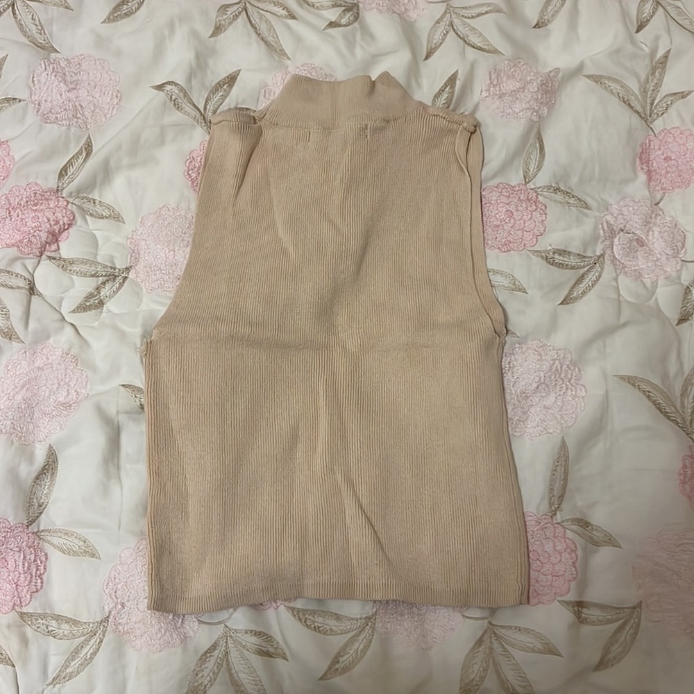 Forever 21 Top - Picture 2 of 4